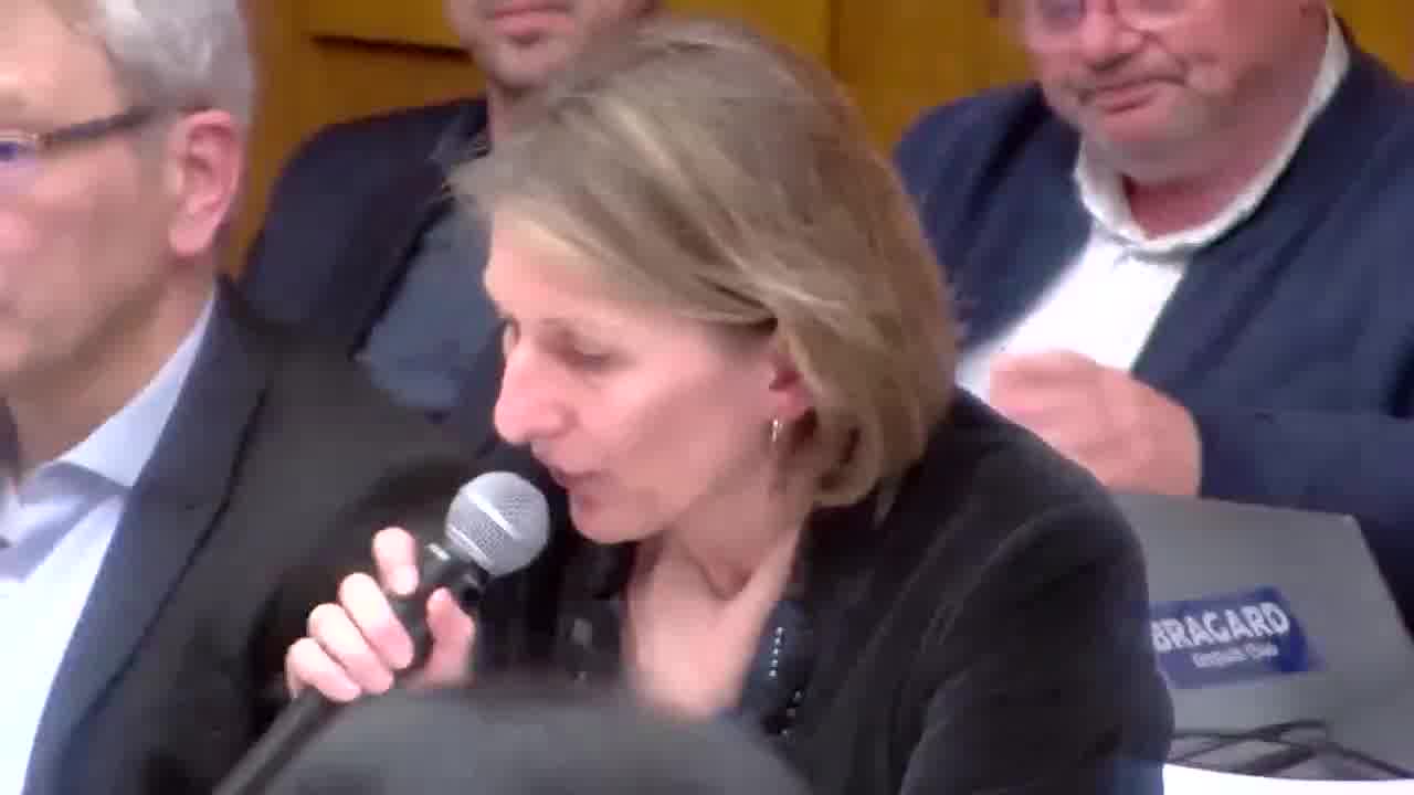 26. Dispositif d’aide aux commerces – Modification du règlement